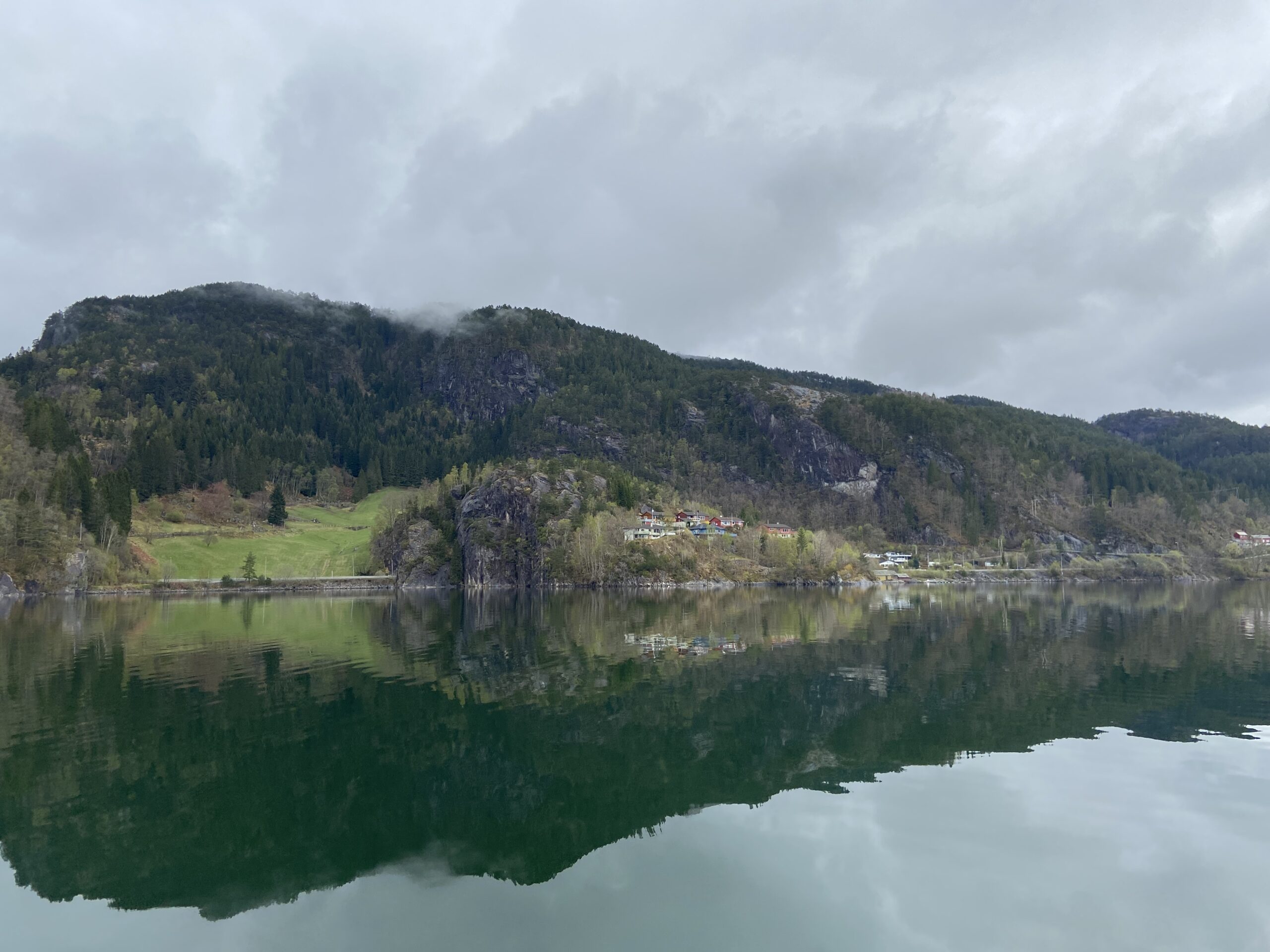 Fjord cruise Bergen-Mostraumen